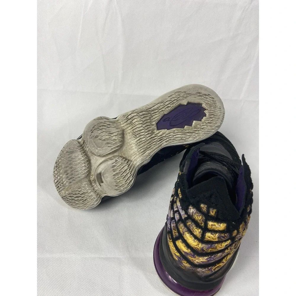 Size 12 - Nike LeBron 17 XVII‎ 